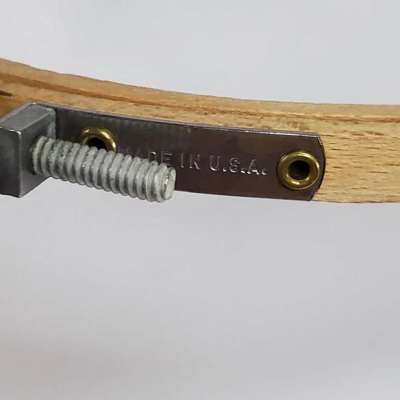 Vintage 6" wooden embordiery hoop Adjustable Monarch Style Screw Made in USA - Picture 4 of 10